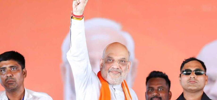 ভোটের দিন প্রচারের চেয়ে ‘ভোট করানো’তে বেশি গুরুত্ব অমিত শাহের, কন্ট্রোল রুম থেকে নজরদারি বিজেপির চাণক্যের