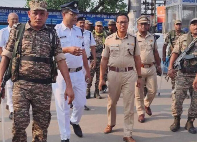 দ্বিতীয় দফার ভোট: আইনশৃঙ্খলা রক্ষায় কঠোর বার্তা নির্বাচন কমিশনের