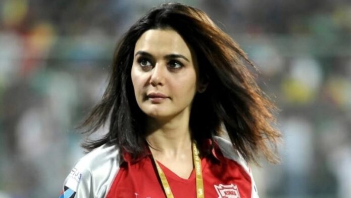 পঞ্জাব কিংসের জার্সিতে কেন নেই রুপোলি রঙ? কারণ জানালেন প্রীতি জ়িন্টা