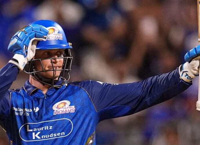 রিকলটনের বিধ্বংসী শতরান, হায়দরাবাদের বিরুদ্ধে ২৪৩ রানের পাহাড় গড়ল মুম্বই ইন্ডিয়ান্স