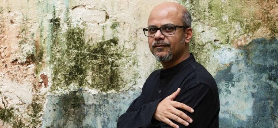 গ্রেফতারি পরোয়ানা ঘিরে রহস্য ও বিভ্রান্তি, মুখ খুললেন শ্রীজাত