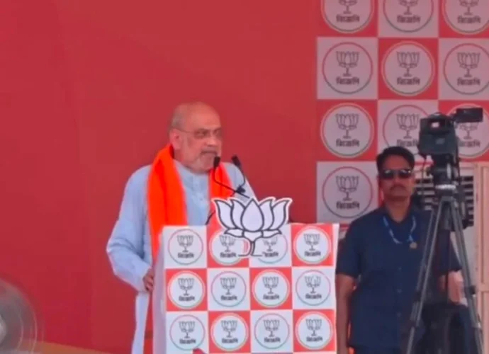 ‘ঘুষপেটিয়ামুক্ত বাংলা গড়তে হবে’, আরামবাগের সভা থেকে হুঙ্কার অমিত শাহের