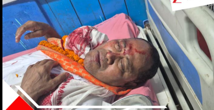 ময়নাগুড়িতে বিপত্তি: প্রচারের সময় পড়ে গিয়ে গুরুতর জখম বিজেপি প্রার্থী ডালিম রায়