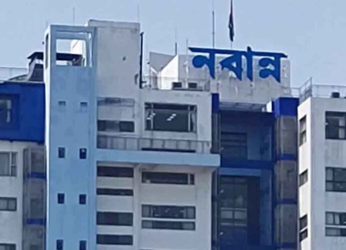 প্রশাসনিক স্তরে বড় রদবদল: একঝাঁক আমলাকে তলব, বদলি করা হল তৃণমূলপন্থী কর্মী সংগঠনের নেতাকে