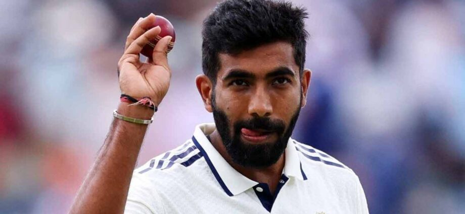 আইসিসি টেস্ট র‍্যাঙ্কিং: বোলিংয়ে শীর্ষস্থান ধরে রাখলেন বুমরাহ, ব্যাটারদের প্রথম দশে গিল ও জয়সওয়াল