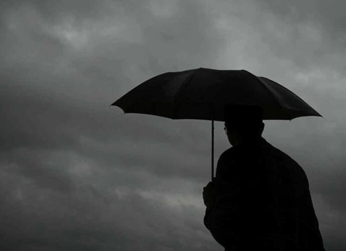 ৪ মে গণনার দিনও ধমকা হাওয়া ও বৃষ্টির ভ্রুকুটি: দক্ষিণবঙ্গে জারি ‘কমলা সতর্কতা’