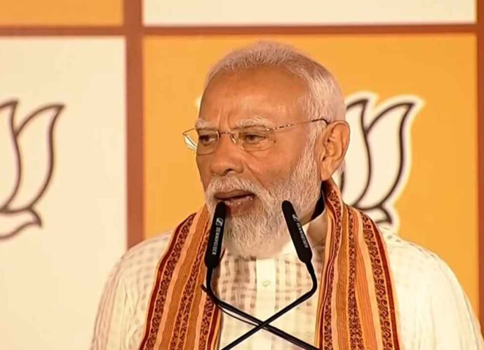 ‘গঙ্গোত্রী থেকে গঙ্গাসাগর, সর্বত্র ফুটেছে পদ্ম’: বাংলায় ঐতিহাসিক জয়ের পর দিল্লির মঞ্চে হুঙ্কার মোদীর