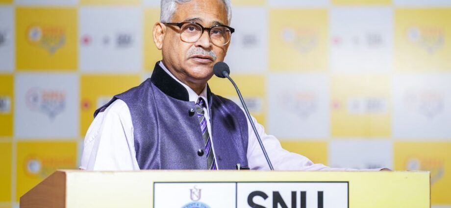 আধুনিক কর্মসংস্থানের দিশারি: মাইক্রোবায়োলজি ও বায়োটেকনোলজির ক্রমবর্ধমান দিগন্ত