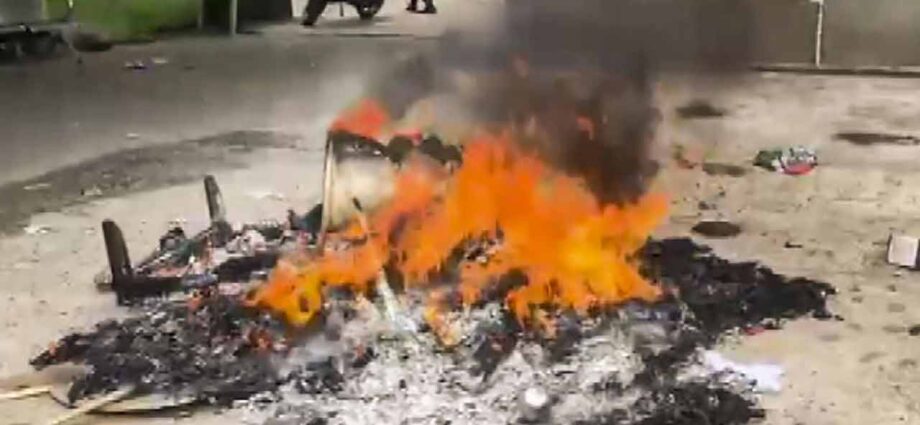 ভোট-পরবর্তী হিংসায় উত্তপ্ত বাংলা: কড়া পদক্ষেপের হুঁশিয়ারি রাজ্য পুলিশের