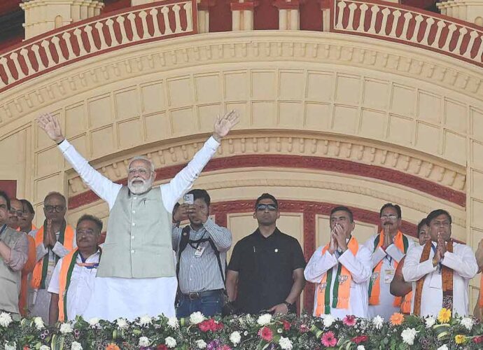রবীন্দ্রজয়ন্তীতে ব্রিগেডে মেগা শপথ: মোদী-শাহের উপস্থিতিতে বাংলার নতুন সরকারের পথচলা শুরু