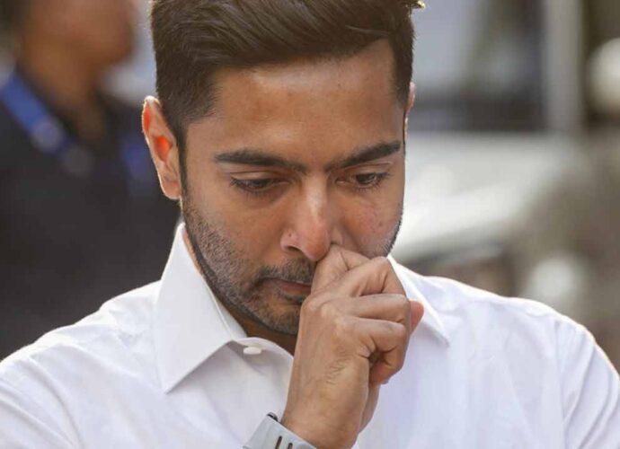 নিরাপত্তার কাটছাঁট: অভিষেক বন্দ্যোপাধ্যায়ের ‘জেড প্লাস’ কবচ ও পাইলট কার প্রত্যাহার করল রাজ্য সরকার