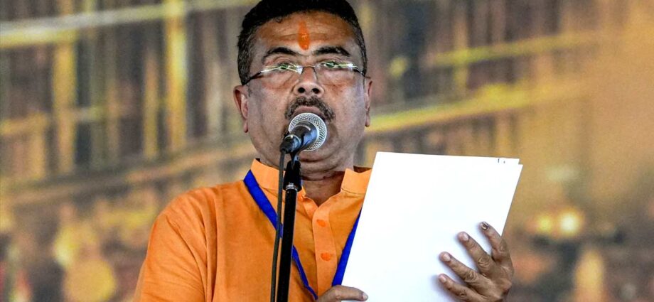 প্রশাসনিক রদবদল: নবান্নে বড় পরিবর্তন, মুখ্যমন্ত্রীর দফতরে এলেন ভবানীপুরের সেই বিতর্কিত রিটার্নিং অফিসার