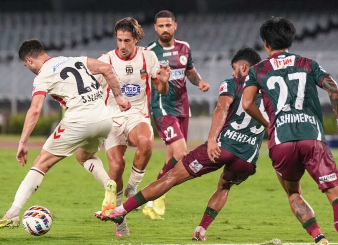 ইন্টার কাশীর বিরুদ্ধে গোলশূন্য ড্র; ডার্বির আগে লিগ শীর্ষের লড়াইয়ে চাপে মোহনবাগান