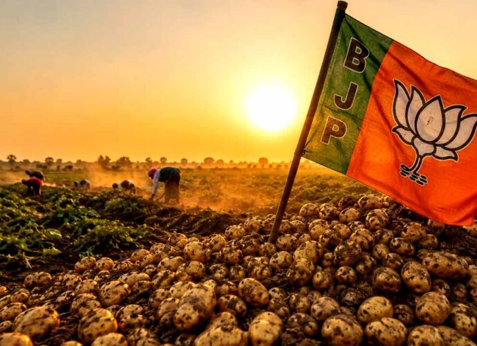 আলুবলয়ে ‘পদ্ম’ ফুটতেই বড় সিদ্ধান্ত: ভিনরাজ্যে আলু রফতানির সমস্ত নিষেধাজ্ঞা প্রত্যাহার করলেন মুখ্যমন্ত্রী শুভেন্দু