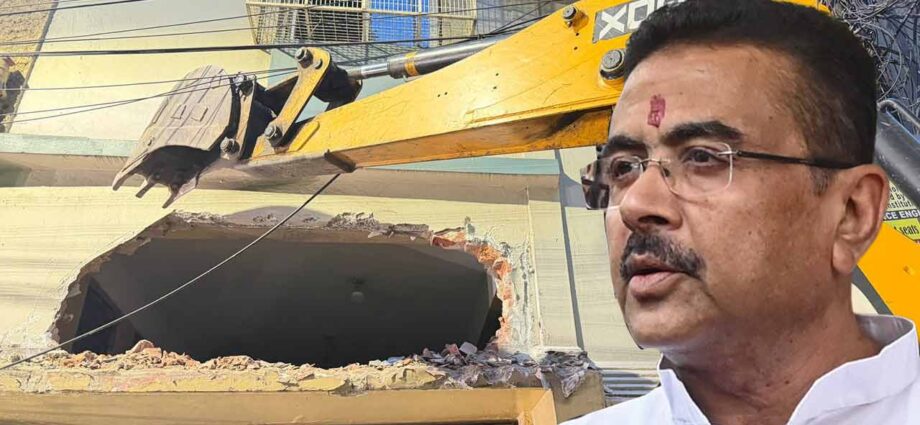 কলকাতায় ‘বুলডোজ়ার নীতি’: তপসিয়ার অগ্নিকাণ্ডের পর অবৈধ নির্মাণে ‘জ়িরো টলারেন্স’ ঘোষণা মুখ্যমন্ত্রী শুভেন্দুর