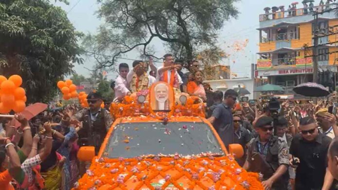 ফলতায় পুনর্নির্বাচনের শেষ লগ্নে প্রচারে মুখ্যমন্ত্রী শুভেন্দু: শিবমন্দিরে পুজো দিয়ে শুরু বর্ণাঢ্য রোড শো, মধ্যাহ্নভোজ নিহত বিজেপি কর্মীর ঘরে