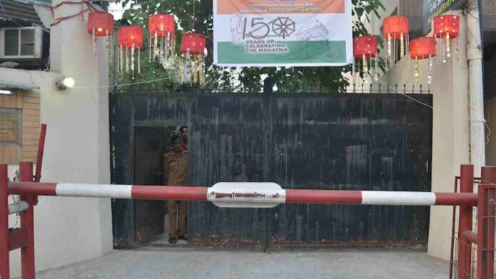 চট্টগ্রামে ভারতীয় উপ হাই কমিশনের ভেতর প্রোটোকল অফিসারের রহস্যমৃত্যু, মেঝে থেকে উদ্ধার মৃতদেহ