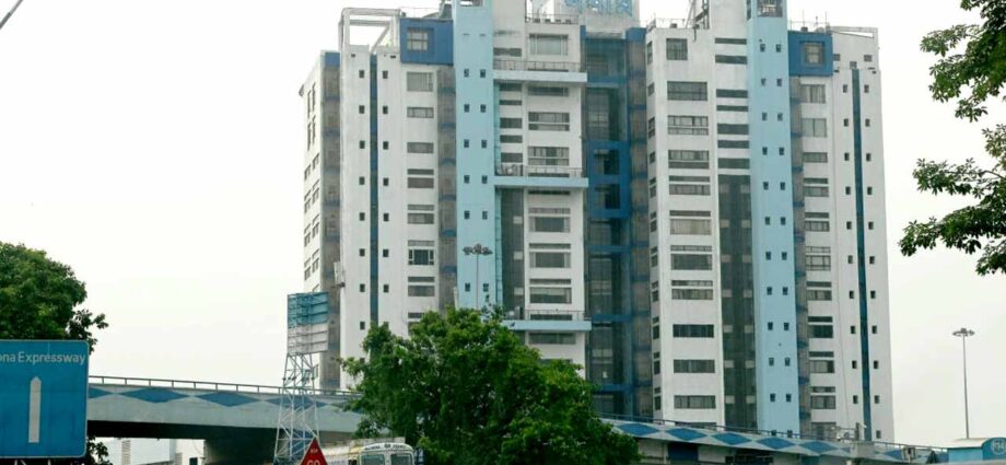 অবসরপ্রাপ্ত সরকারি কর্মীদের চুক্তিভিত্তিক নিয়োগের বিজ্ঞপ্তি প্রকাশ করল রাজ্য