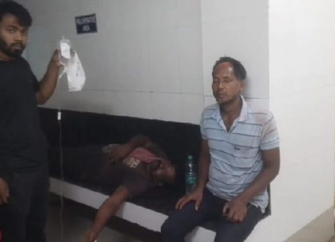 দিনহাটায় বিজেপি কর্মীদের লক্ষ্য করে সকেট বোমা হামলার অভিযোগ তৃণমূলের বিরুদ্ধে, আহত ১