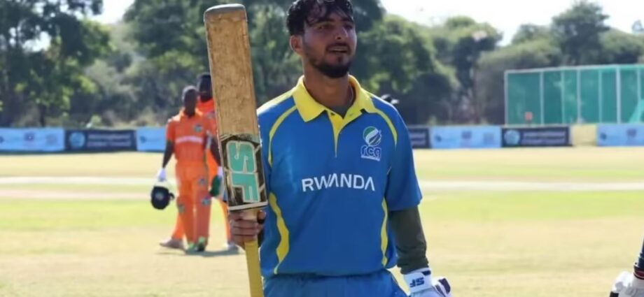 আন্তর্জাতিক টি-টোয়েন্টিতে ইতিহাস: ৬৫ বলে ১৬৪ রান রোয়ান্ডার হামজ়া খানের, ১৭১ রানে গুটিয়ে গেল আইভোরি কোস্ট আন্তর্জাতিক টি-টোয়েন্টিতে ইতিহাস: ৬৫ বলে ১৬৪ রান রোয়ান্ডার হামজ়া খানের, ১৭১ রানে গুটিয়ে গেল আইভোরি কোস্ট