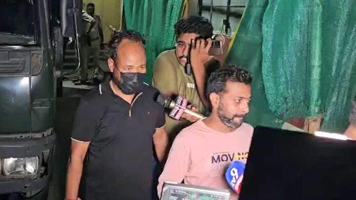চার দশকের আড়াল ভেঙে প্রথমবার ক্যামেরার সামনে সানি-পত্নী পূজা: স্ত্রীর আড়ালে থাকার রহস্য ফাঁস করলেন অভিনেতা