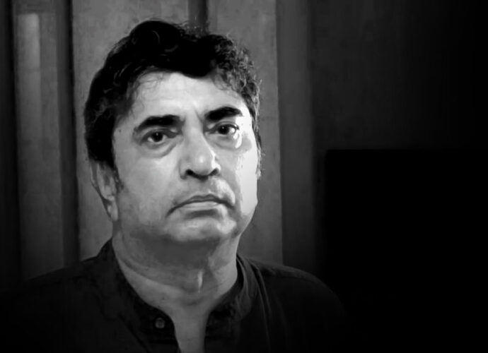 প্রয়াত অনীক দত্ত, ছাদ থেকে পড়ে জখম হন ‘ভূতের ভবিষ্যৎ’-এর পরিচালক, তাঁর দেহ নিয়ে যাওয়া হবে ময়নাতদন্তের জন্য প্রয়াত অনীক দত্ত, ছাদ থেকে পড়ে জখম হন ‘ভূতের ভবিষ্যৎ’-এর পরিচালক, তাঁর দেহ নিয়ে যাওয়া হবে ময়নাতদন্তের জন্য