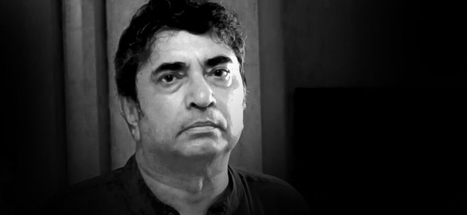 প্রয়াত অনীক দত্ত, ছাদ থেকে পড়ে জখম হন ‘ভূতের ভবিষ্যৎ’-এর পরিচালক, তাঁর দেহ নিয়ে যাওয়া হবে ময়নাতদন্তের জন্য প্রয়াত অনীক দত্ত, ছাদ থেকে পড়ে জখম হন ‘ভূতের ভবিষ্যৎ’-এর পরিচালক, তাঁর দেহ নিয়ে যাওয়া হবে ময়নাতদন্তের জন্য