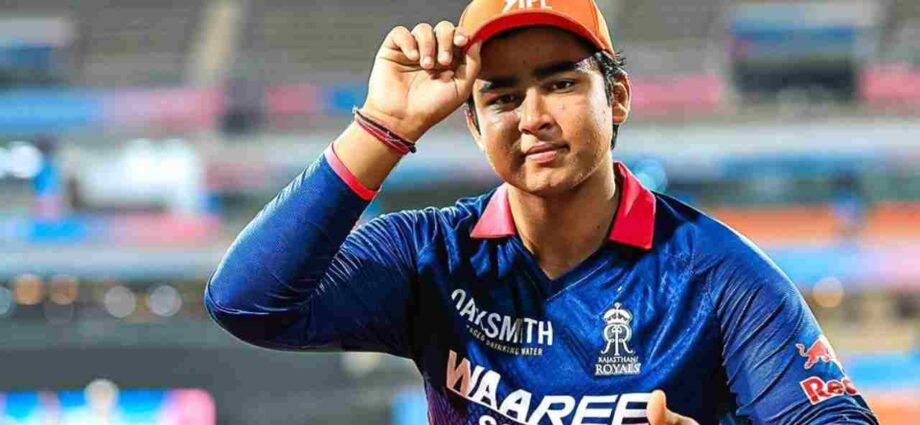 আইপিএল ফাইনাল শুরুর ২২ বল পরেই কমলা টুপি নিশ্চিত হয়ে গেল বৈভবের, আরও দু’টি পুরস্কার পেতে পারে ১৫ বছরের ক্রিকেটার আইপিএল ফাইনাল শুরুর ২২ বল পরেই কমলা টুপি নিশ্চিত হয়ে গেল বৈভবের, আরও দু’টি পুরস্কার পেতে পারে ১৫ বছরের ক্রিকেটার
