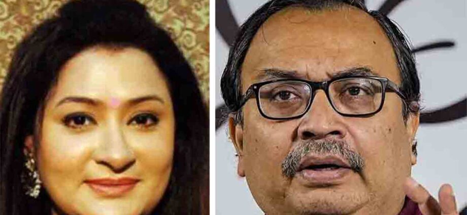 নয়না, কুণাল-সহ তৃণমুলের চার বিধায়কের বাড়িতে সিআইডি! স্ক্যানারে বিধানসভায় পরিষদীয় দলের সেই চিঠি এবং স্বাক্ষর
