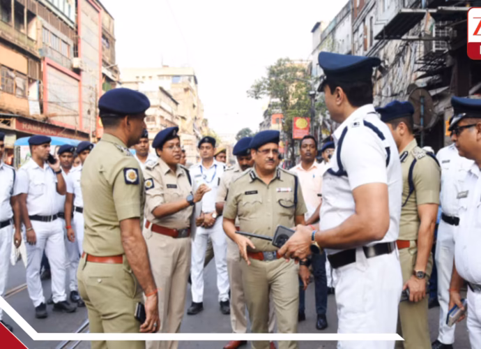 কলকাতায় পরীক্ষাকেন্দ্রে ঢুকতে দেরির জের, প্রথম বর্ষের ছাত্রকে চড় মারার অভিযোগ কর্তব্যরত পুলিশকর্মীর বিরুদ্ধে
