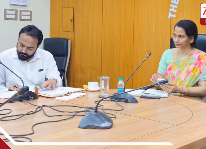 বেহালায় ১৫ বছরের ‘নরকযন্ত্রণা’: রাস্তা ও নিকাশি সংস্কারের দাবিতে পুরকমিশনারের দ্বারস্থ বিধায়ক ইন্দ্রনীল খাঁ বেহালায় ১৫ বছরের ‘নরকযন্ত্রণা’: রাস্তা ও নিকাশি সংস্কারের দাবিতে পুরকমিশনারের দ্বারস্থ বিধায়ক ইন্দ্রনীল খাঁ