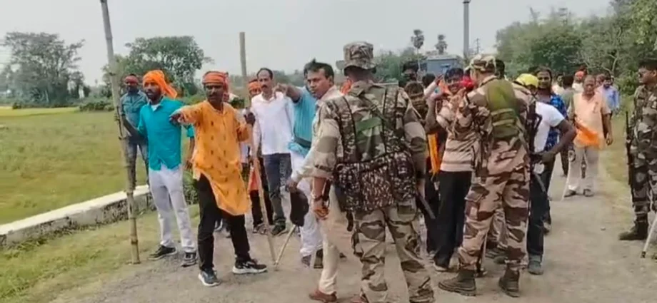 প্রচার ঘিরে রণক্ষেত্র গোঘাট: তৃণমূল-বিজেপি সংঘর্ষে আহত সাংসদ মিতালী বাগ, গ্রেফতার ৪
