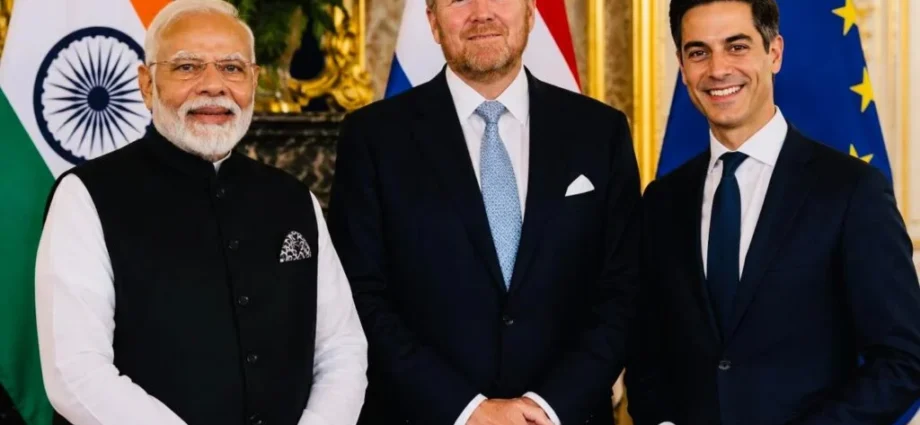 ভারত-নেদারল্যান্ডস সম্পর্কে নতুন অধ্যায়: ‘কৌশলগত অংশীদারিত্ব’ চুক্তি স্বাক্ষর করতে ডাচ সফরে প্রধানমন্ত্রী মোদী