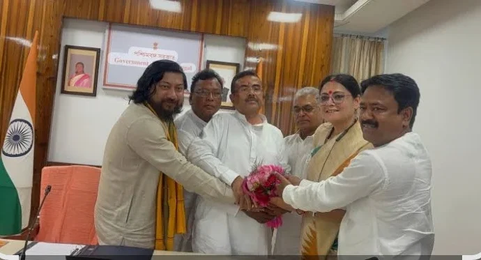 Ministers, BJP, ৪-৫ দিনের মধ্যেই রাজ্যের নতুন মন্ত্রীদের নাম ঘোষণার সম্ভাবনা, কারা কারা দায়িত্ব পেতে চলেছেন? Ministers, BJP, ৪-৫ দিনের মধ্যেই রাজ্যের নতুন মন্ত্রীদের নাম ঘোষণার সম্ভাবনা, কারা কারা দায়িত্ব পেতে চলেছেন?
