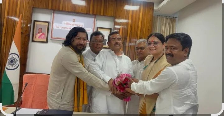 Ministers, BJP, ৪-৫ দিনের মধ্যেই রাজ্যের নতুন মন্ত্রীদের নাম ঘোষণার সম্ভাবনা, কারা কারা দায়িত্ব পেতে চলেছেন? Ministers, BJP, ৪-৫ দিনের মধ্যেই রাজ্যের নতুন মন্ত্রীদের নাম ঘোষণার সম্ভাবনা, কারা কারা দায়িত্ব পেতে চলেছেন?