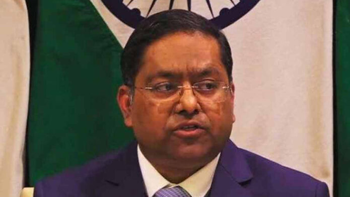 ওমান উপকূলে ভারতীয় জাহাজে হামলার ঘটনায় তীব্র প্রতিবাদ, মার্কিন কূটনীতিককে তলব নয়াদিল্লির ওমান উপকূলে ভারতীয় জাহাজে হামলার ঘটনায় তীব্র প্রতিবাদ, মার্কিন কূটনীতিককে তলব নয়াদিল্লির