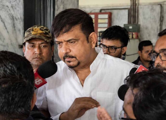 ইডির আর্জি খারিজ করে সুজিত বসুকে প্রথম শ্রেণির বন্দির মর্যাদা আদালতের! কী কী সুবিধা পাবেন প্রাক্তন মন্ত্রী?