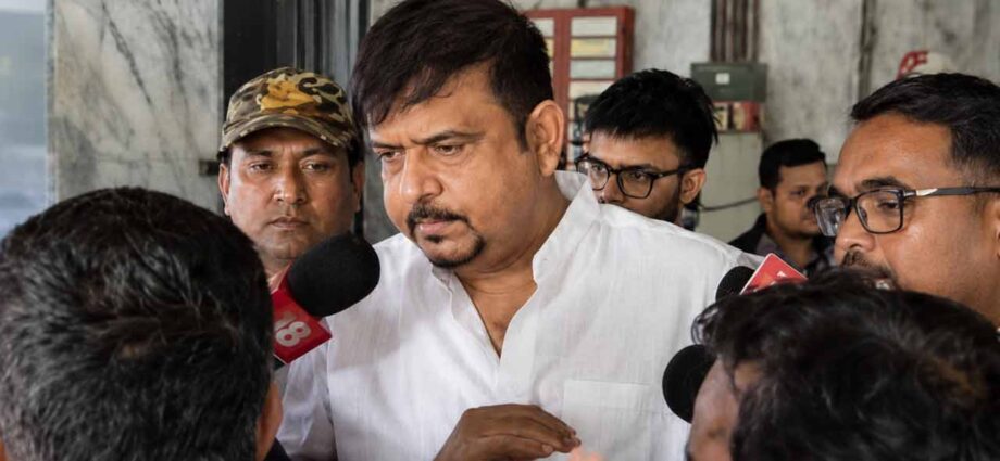 ইডির আর্জি খারিজ করে সুজিত বসুকে প্রথম শ্রেণির বন্দির মর্যাদা আদালতের! কী কী সুবিধা পাবেন প্রাক্তন মন্ত্রী?