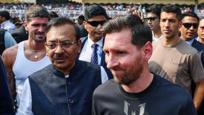 প্রাক্তন ক্রীড়ামন্ত্রী অরূপের বিরুদ্ধে ১০০ কোটি টাকার আর্থিক ক্ষতিপূরণ, মানহানির মামলা দায়ের করছেন শতদ্রু