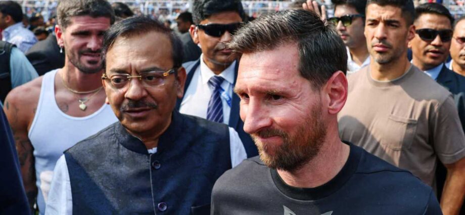প্রাক্তন ক্রীড়ামন্ত্রী অরূপের বিরুদ্ধে ১০০ কোটি টাকার আর্থিক ক্ষতিপূরণ, মানহানির মামলা দায়ের করছেন শতদ্রু প্রাক্তন ক্রীড়ামন্ত্রী অরূপের বিরুদ্ধে ১০০ কোটি টাকার আর্থিক ক্ষতিপূরণ, মানহানির মামলা দায়ের করছেন শতদ্রু