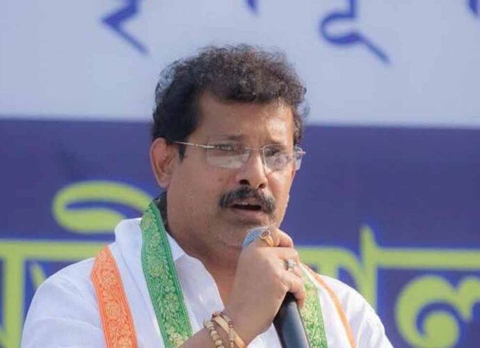 ‘গুলশন কলোনি’র জনক পুরী থেকে ধৃত কাউন্সিলর সুশান্ত! আদালতে দাবি রাজ্যের, ১০ দিনের পুলিশি হেফাজত ‘গুলশন কলোনি’র জনক পুরী থেকে ধৃত কাউন্সিলর সুশান্ত! আদালতে দাবি রাজ্যের, ১০ দিনের পুলিশি হেফাজত