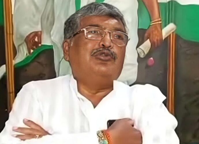একের পর এক মামলা, এবার ধর্ষণের চেষ্টার অভিযোগে ১৪ দিনের জেল হেফাজতে তৃণমূলের প্রাক্তন বিধায়ক অসিত মজুমদার