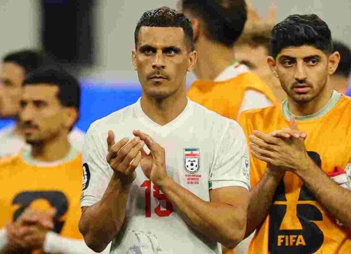 ম্যাচ শেষ হওয়ার ২ ঘণ্টার মধ্যে আমেরিকা ছাড়ার নির্দেশ ইরানকে! ফিফা, ট্রাম্প প্রশাসনকে নিশানা দলের কোচ, ফুটবলারদের