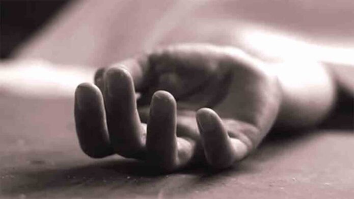 ব্যাঙ্ক অ্যাকাউন্টে ‘লটারি’র ভুয়ো ফোন দিয়ে প্রৌঢ় দম্পতিকে সরালো দুষ্কৃতীরা, ফাঁকা বাড়িতে নাতনিকে গলা কেটে খুন