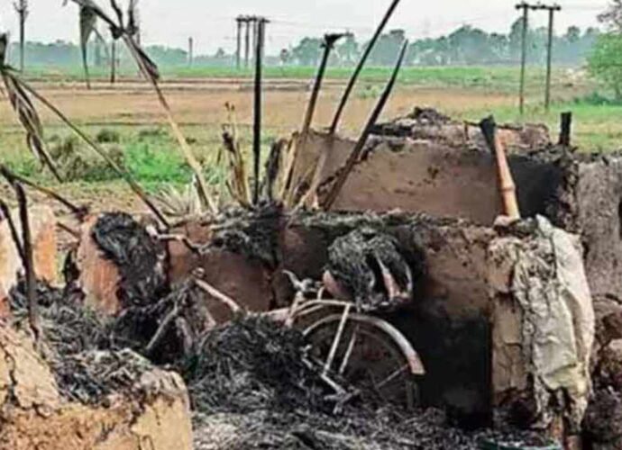 বগটুই গণহত্যার ৪ বছর পর সিবিআইয়ের জালে মূল অভিযুক্ত রোহন শেখ, কলকাতা থেকে গ্রেফতার বগটুই গণহত্যার ৪ বছর পর সিবিআইয়ের জালে মূল অভিযুক্ত রোহন শেখ, কলকাতা থেকে গ্রেফতার