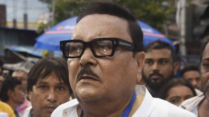 মমতা শিবির ত্যাগ করেই মদন মিত্রের নিশানায় অভিষেক, দলের ভাঙন ঘিরে চড়ছে রাজনৈতিক পারদ মমতা শিবির ত্যাগ করেই মদন মিত্রের নিশানায় অভিষেক, দলের ভাঙন ঘিরে চড়ছে রাজনৈতিক পারদ
