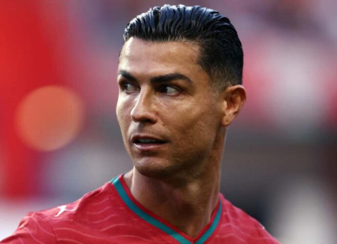 ফিফার বিরুদ্ধে আর্জেন্টিনার পক্ষপাতিত্বের অভিযোগ: অবশেষে নীরবতা ভাঙল ফিফা, কড়া জবাব ক্রিশ্চিয়ানো রোনাল্ডোকে ফিফার বিরুদ্ধে আর্জেন্টিনার পক্ষপাতিত্বের অভিযোগ: অবশেষে নীরবতা ভাঙল ফিফা, কড়া জবাব ক্রিশ্চিয়ানো রোনাল্ডোকে