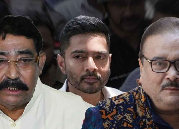 “অভিষেকের জন্যই জেলে যেতে হয়েছিল”: তিহাড় ফেরত অনুব্রতের বিস্ফোরক অভিযোগে রাজ্য রাজনীতিতে তোলপাড় “অভিষেকের জন্যই জেলে যেতে হয়েছিল”: তিহাড় ফেরত অনুব্রতের বিস্ফোরক অভিযোগে রাজ্য রাজনীতিতে তোলপাড়