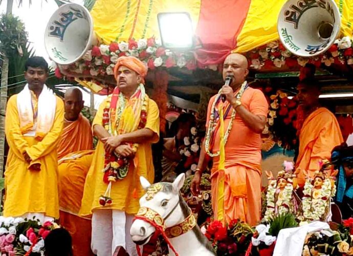 কলকাতার পর নদীয়া ও সমগ্র রাজ্যে মিড-ডে মিলের দায়িত্বে ইসকন, মেচেদার রথযাত্রায় বড় ঘোষণা মুখ্যমন্ত্রী শুভেন্দু অধিকারীর কলকাতার পর নদীয়া ও সমগ্র রাজ্যে মিড-ডে মিলের দায়িত্বে ইসকন, মেচেদার রথযাত্রায় বড় ঘোষণা মুখ্যমন্ত্রী শুভেন্দু অধিকারীর