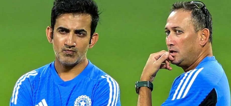 ভারতীয় দলের সাফল্যে ‘নিজেদের কৃতিত্ব’ জাহির দুই নির্বাচকের, ক্ষুব্ধ কোচ গম্ভীর ও প্রধান নির্বাচক আগরকর ভারতীয় দলের সাফল্যে ‘নিজেদের কৃতিত্ব’ জাহির দুই নির্বাচকের, ক্ষুব্ধ কোচ গম্ভীর ও প্রধান নির্বাচক আগরকর